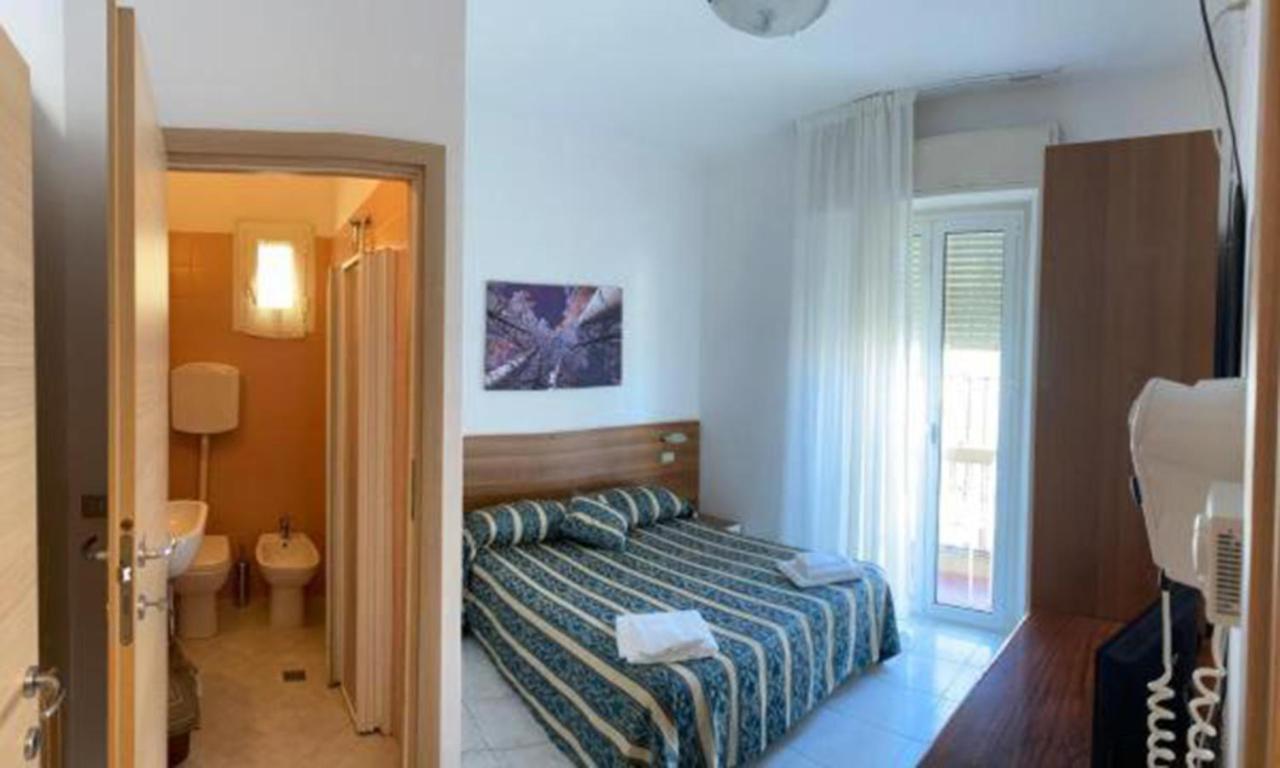 Hotel Acapulco リミニ エクステリア 写真